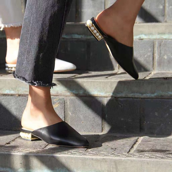 Nicholas Kirkwood Shoes - Nicholas Kirkwood Black Casati Pearl Heel Mule